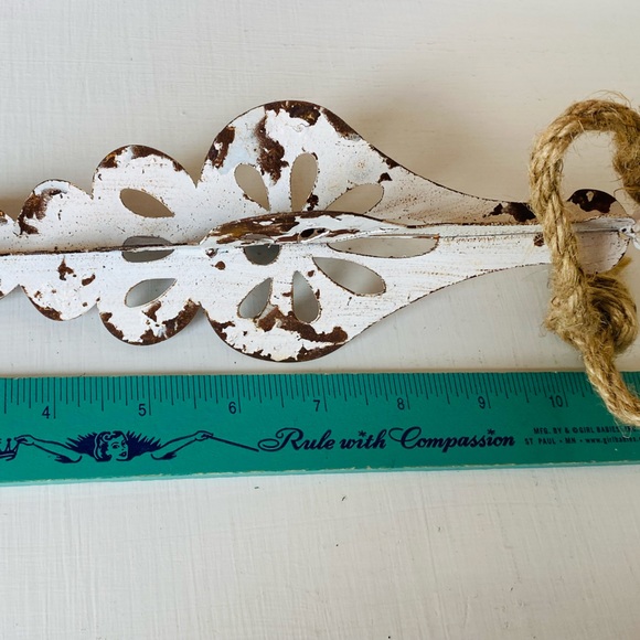 New Anthropologie Shabby Chic Holiday Ornament with Rope Tie - Picture 13 of 15